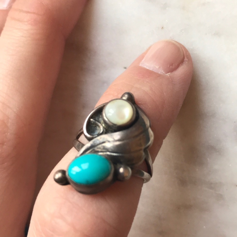 Vintage Sterling/Turquoise/Mother of Pearl ring size 6